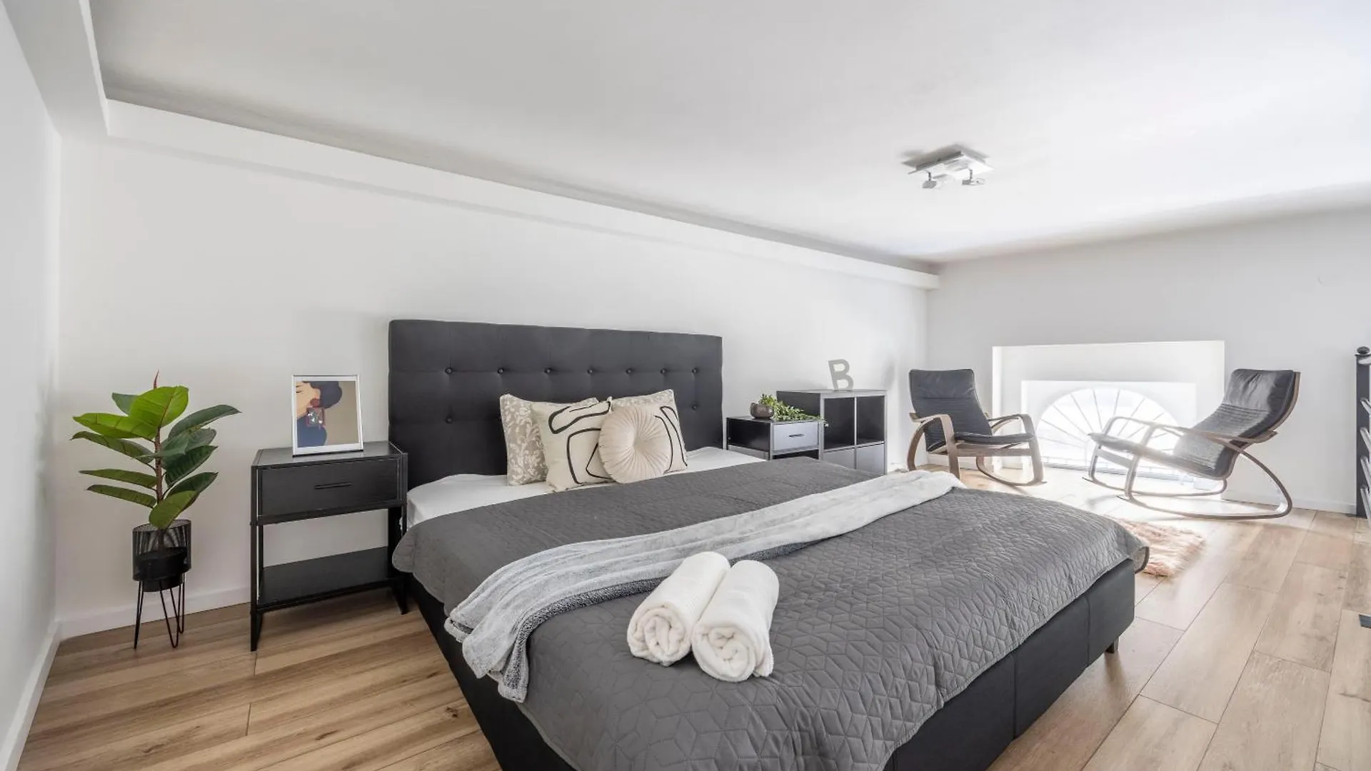 Exclusive & Cozy Central Home In The Heart Of Budapešť 0*,